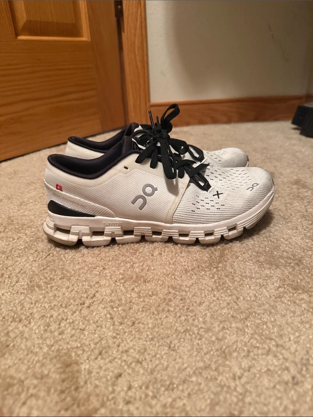 On Cloud - Cloud X Running Shoes